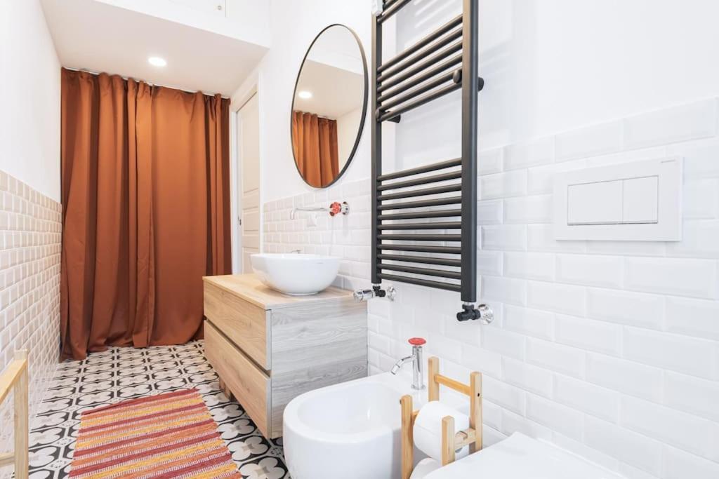 Easylife - With Balcony Near Navigli * Milan